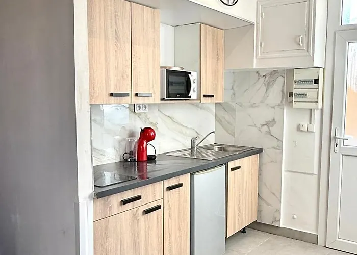 White Design Proche Cannes شقة