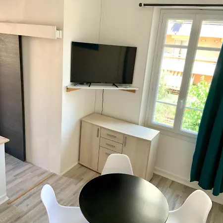 Apartment White Design Proche Cannes