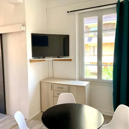 White Design Proche Cannes