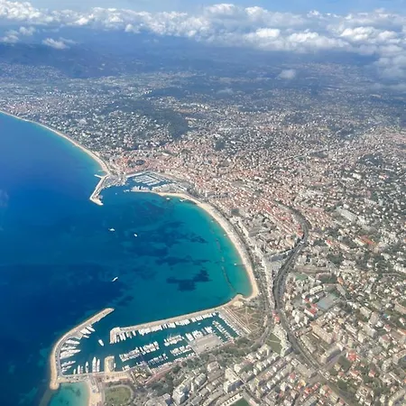 White Design Proche Cannes Appartamento Le Cannet