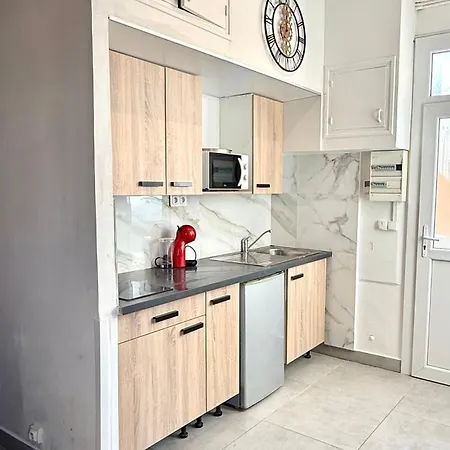 White Design Proche Cannes Daire